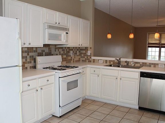 3rd image of 289 Devonshire Dr #289