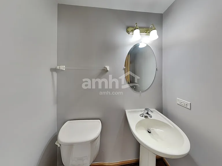 3226 Kenilworth Ln — Photo 9