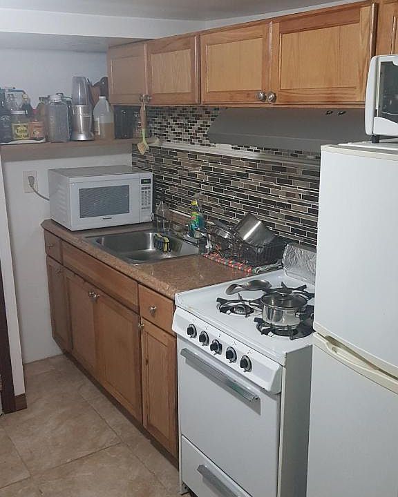 1st image of 16905 111th Ave