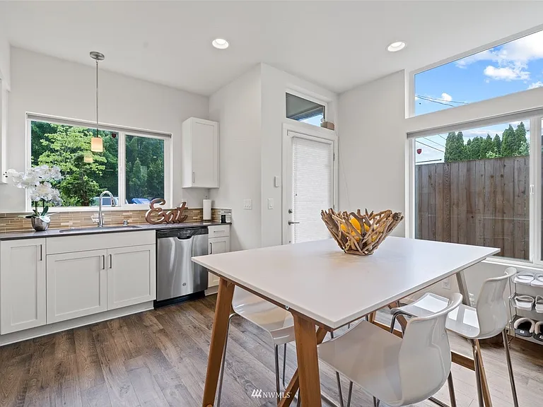 9236 17th Ave SW #A — Photo 5