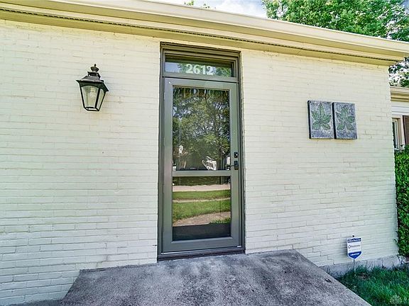 4th image of 2612 Delmonte Ave