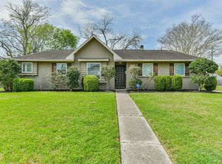 10902 Braewick Dr, Houston, TX 77096