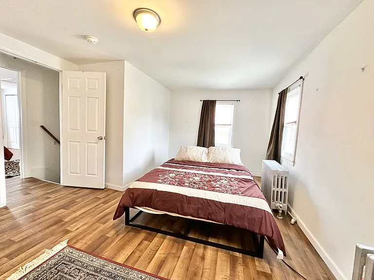 818 C St — Photo 14