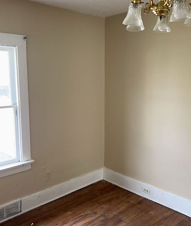 2nd image of 505 Conant Ave