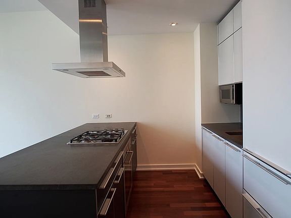 3rd image of 101 Warren St #11F