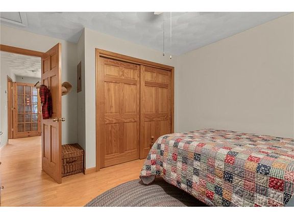 3rd image of 25 Parkway Dr #2