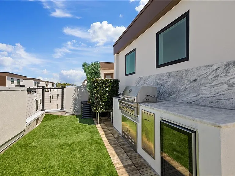 623 Petit Way — Photo 54