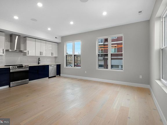 5th image of 1343 Fitzwater St #201