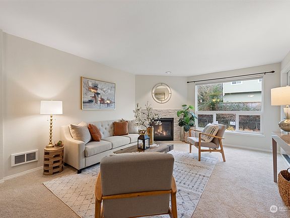 5th image of 9416 1st Avenue NE #212