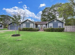 1105 Brooks Ave, Rosenberg, TX 77471