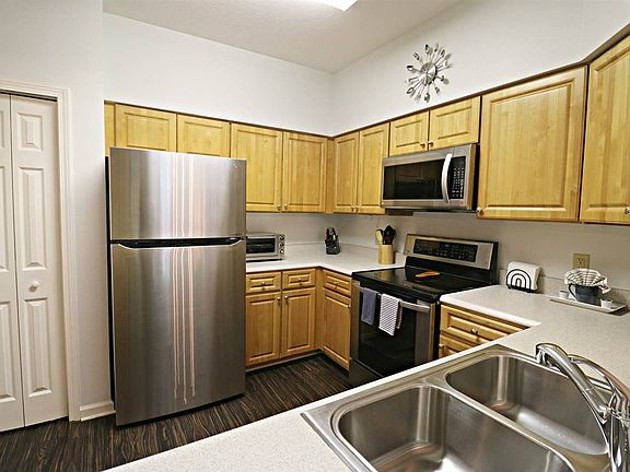 5th image of 225 Atlantis Cir Unit 303