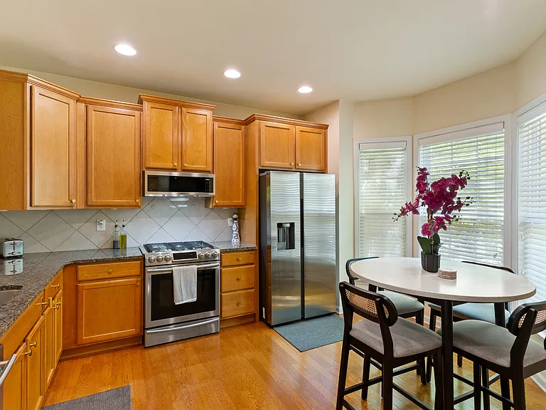 Pecan Knoll Dr — Photo 6