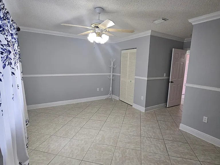 2375 W 74th St — Photo 11