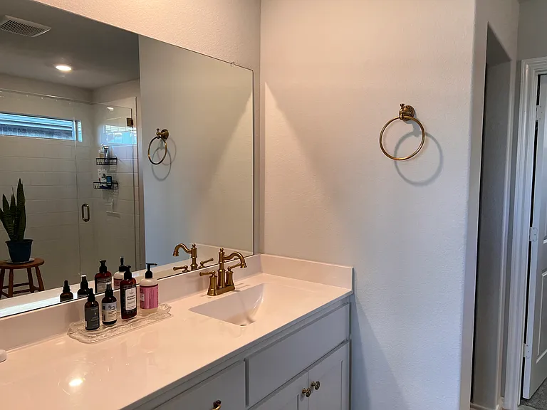 721 Whitecomb Ln — Photo 23
