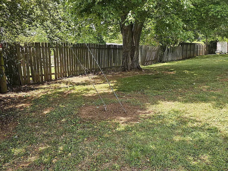 100 Coley Cir — Photo 6