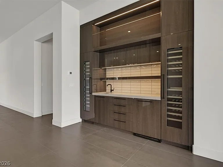 692 Scenic Cliff Dr — Photo 15
