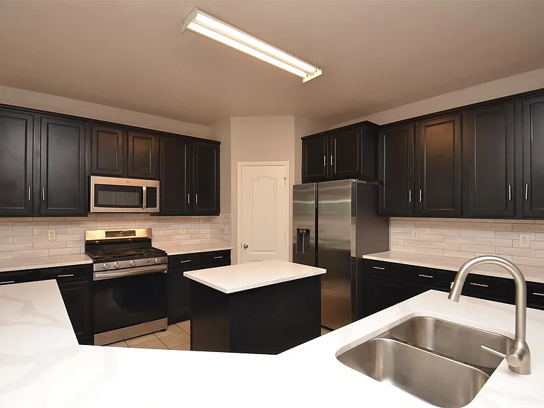 2707 Roaring Oaks Ln — Photo 13