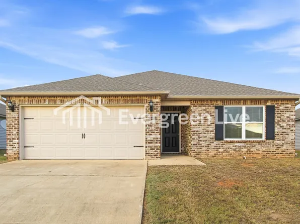 16380 Natchez Dr, Moundville, AL 35474