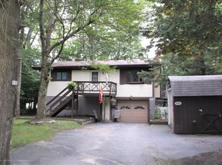 1710 Rolling Hills Dr, Tobyhanna, PA 18466