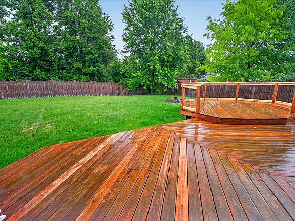 5th image of 6844 Russet Dr