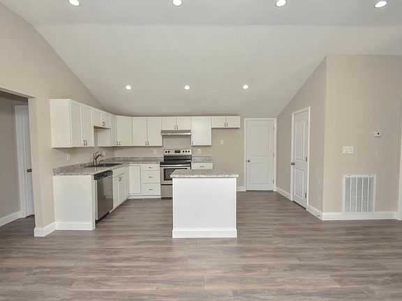 5th image of 507 Black Oak Dr
