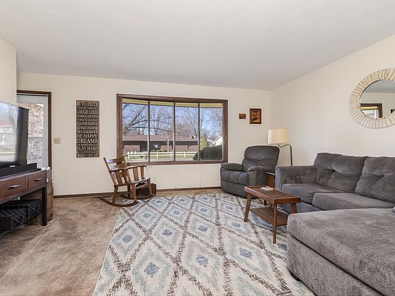 5th image of 200 Felmley Dr