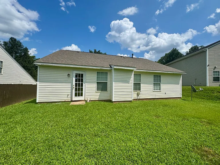 521 River View Dr — Photo 13