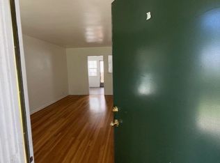 2120 Ocean Park Blvd #B, Santa Monica, CA 90405