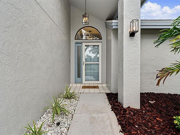 4th image of 3010 LONGBROOKE WAY