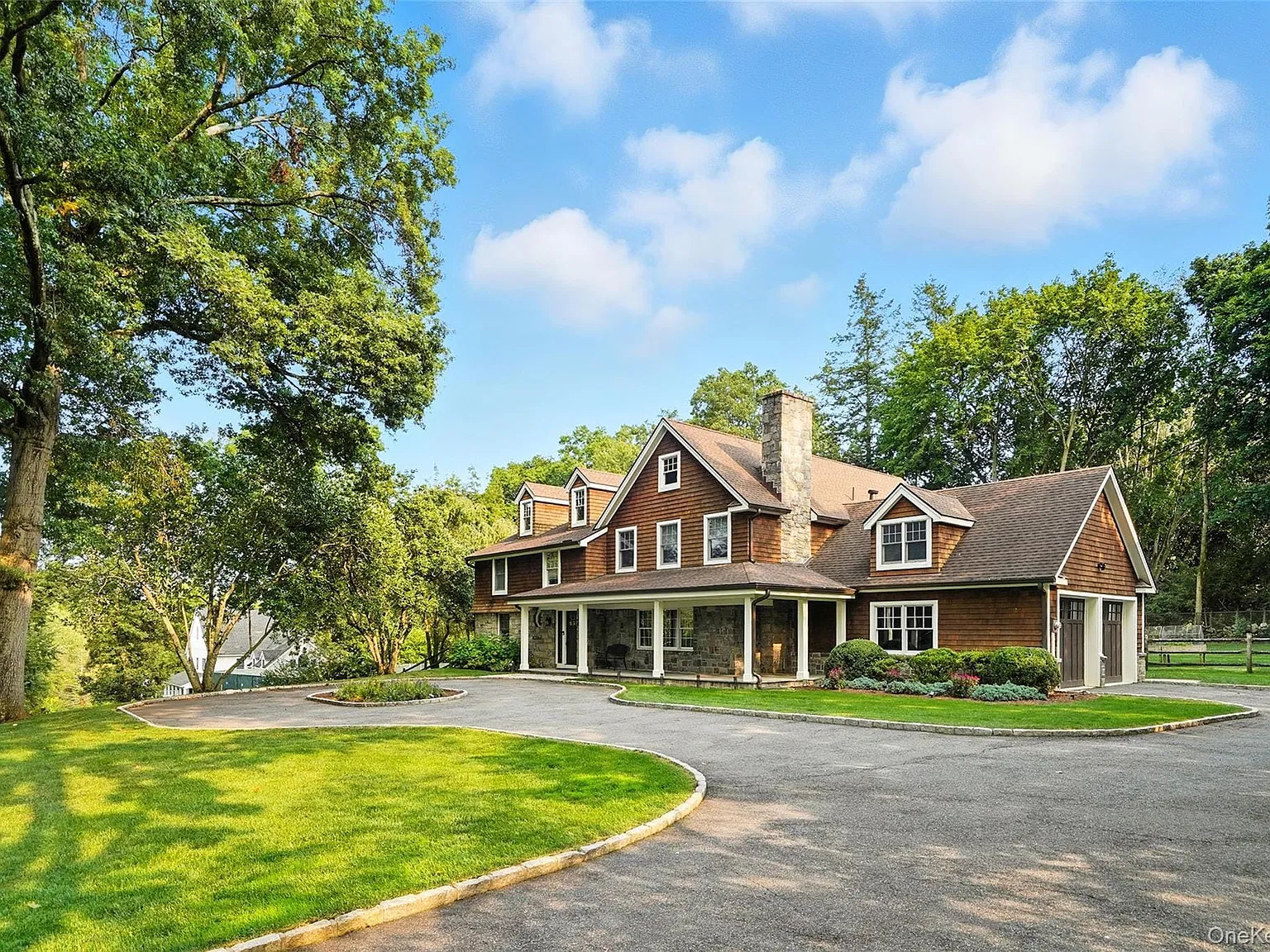 5 bed, 6.5 bath, 4635 sqft, $20,000 — Photo 2