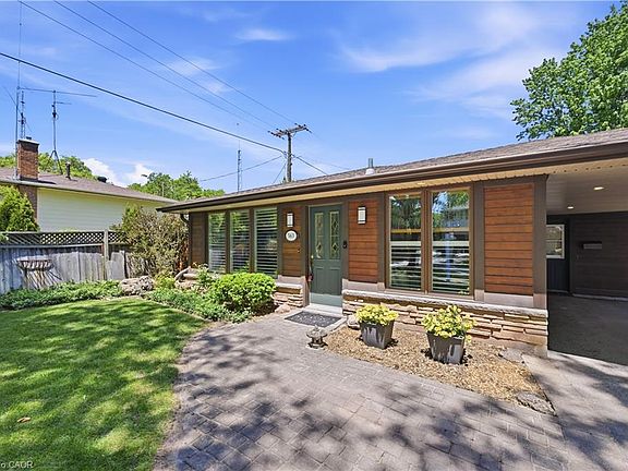 3rd image of 563 Elwood Rd