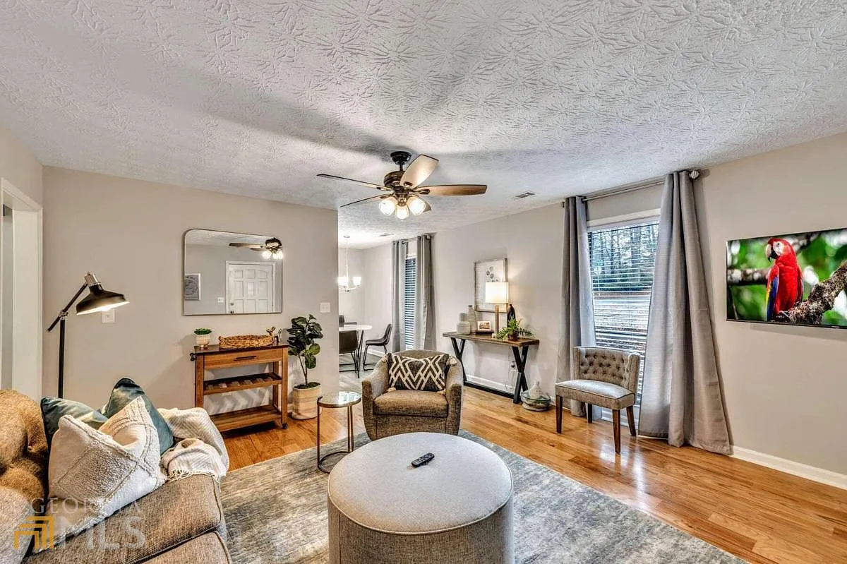 2 bed, 2.0 bath, 100 sqft, $3,400 — Photo 4
