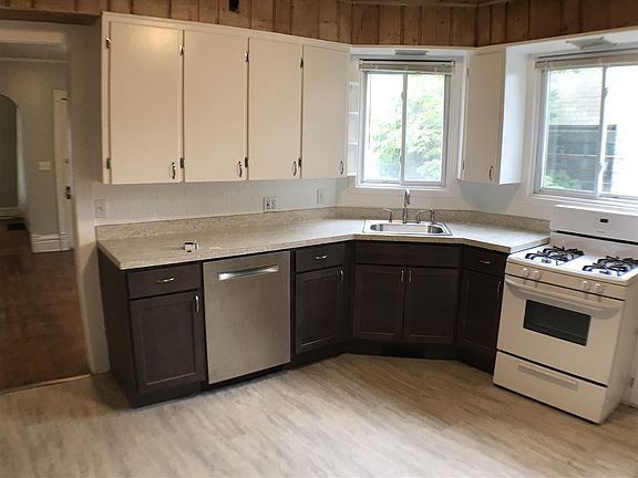 2nd image of 815 College Ave NE #1