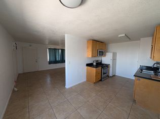 1714 Cherry Ave APT B, Long Beach, CA