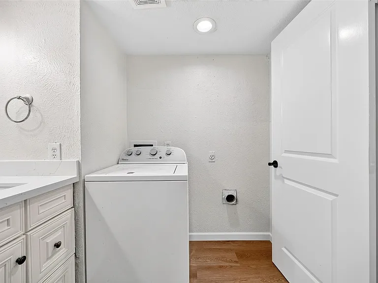 24114 Four Sixes Ln — Photo 23