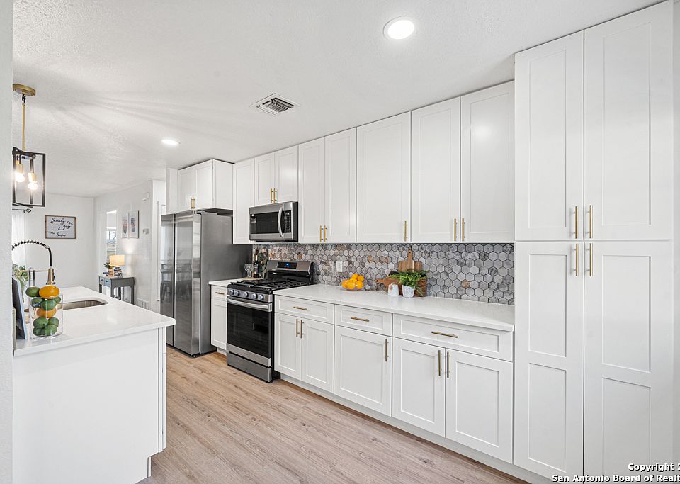 1st image of 3807 BRIARHAVEN
