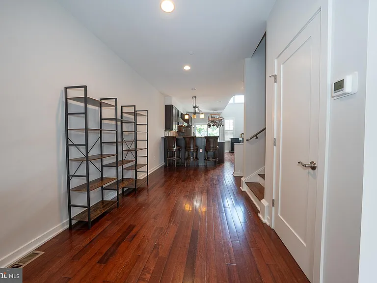 601 Poplar St — Photo 7
