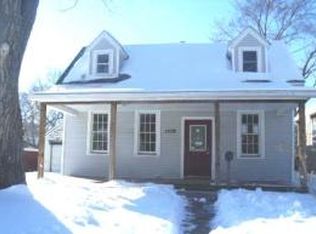 1229 S 5th St, Pekin, IL