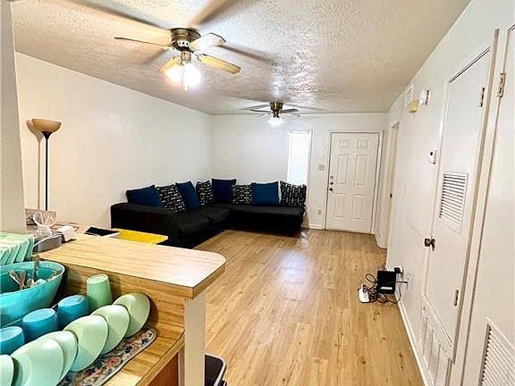 4th image of 711 Vassar Ct APT C