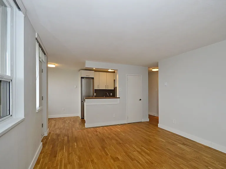 188 Jameson Ave — Photo 4