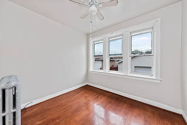 5010 W Henderson St — Photo 5