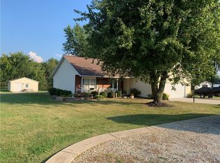 26 Seneca Trl, Pana, IL 62557