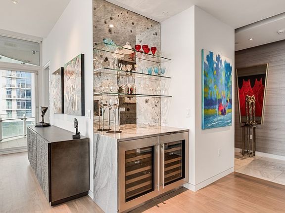 4th image of 1918 Olive St APT 1002