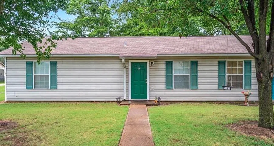 2 bed, 875 sqft, $975 — Photo 2