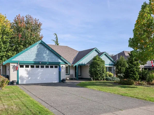 642 Olympic Dr, Comox, BC V9M 4G8