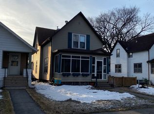 909 7th St S, Fargo, ND 58103
