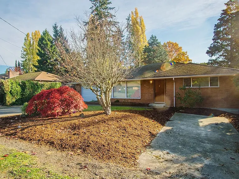 8630 Holly Ln — Photo 2