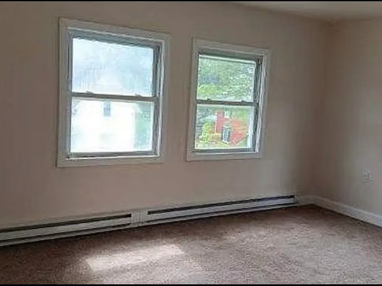 36 Pearl St — Photo 4