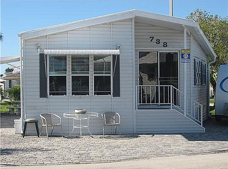 1st image of 738 Nettles Blvd
