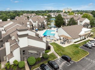 Metro on 5th, Saint Charles, MO 63303